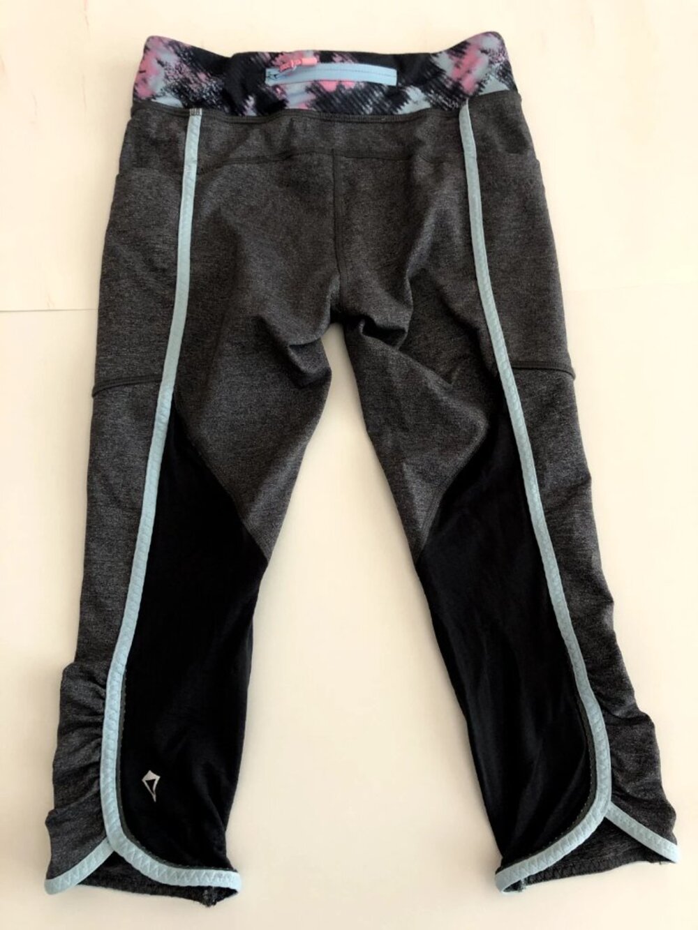 Ivivva Lululemon Girls Stretchy Active Mesh Crop leggings Multi Colour Size 10